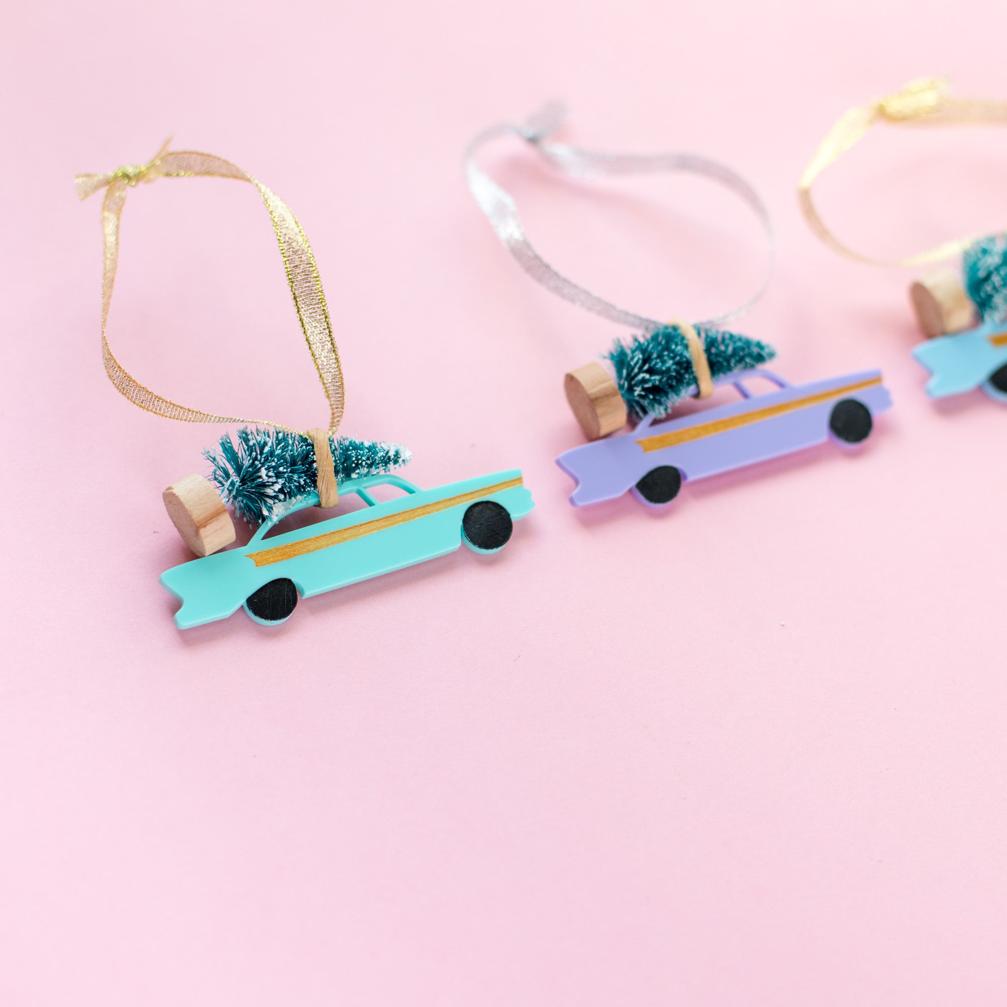 Vintage Car Christmas Decoration - Finest Imaginary