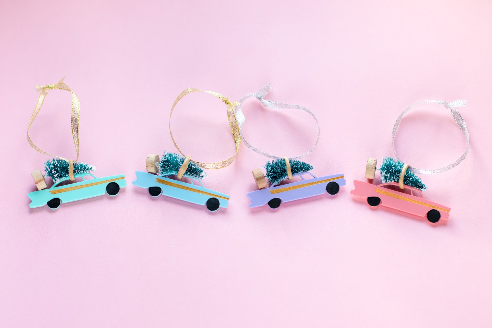 Vintage Car Christmas Decoration - Finest Imaginary